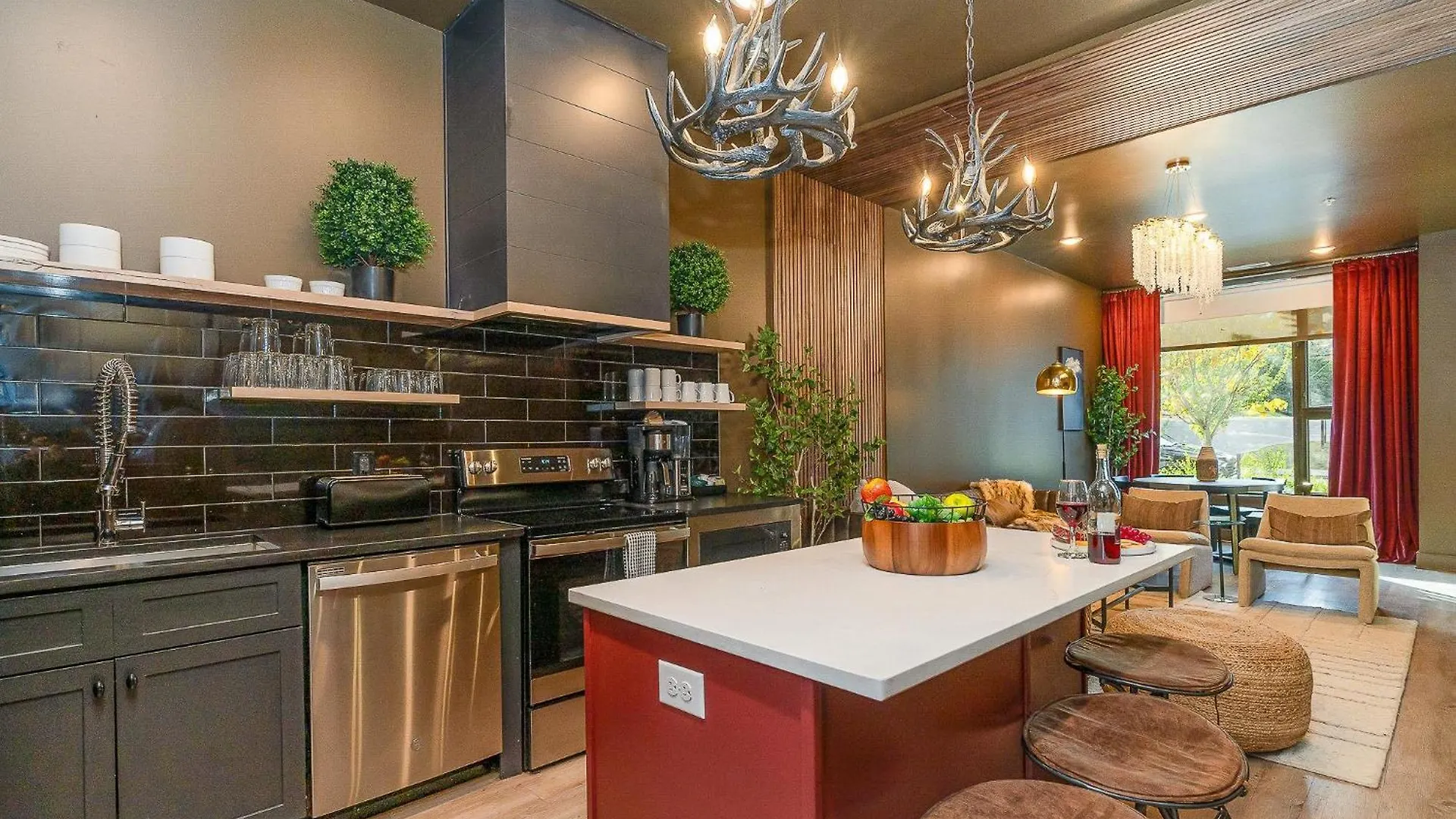 Ferienhaus Luxe-Rooftop Echo-Private Deck-4 Mins Broadway Nashville